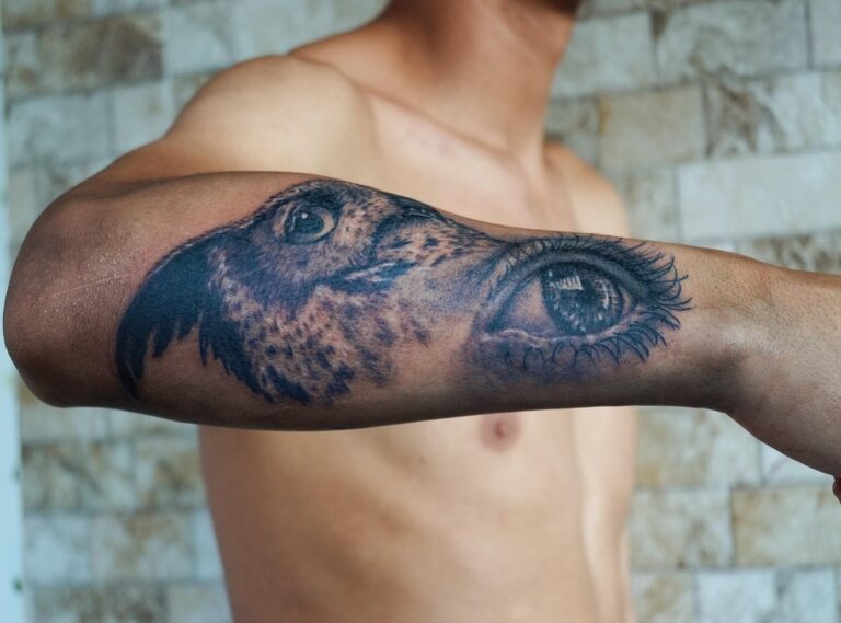 tatuajes minimalistas hombre pecho